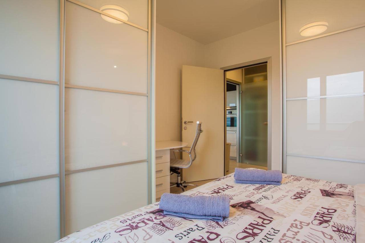 Apartman Laura 里耶卡 外观 照片